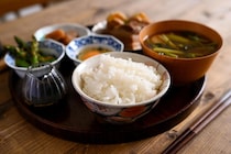 義実家で「私だけいつも別皿」嫁は家族じゃないってこと？ 夫に不安をぶつけたら →『まさかの事実』が発覚