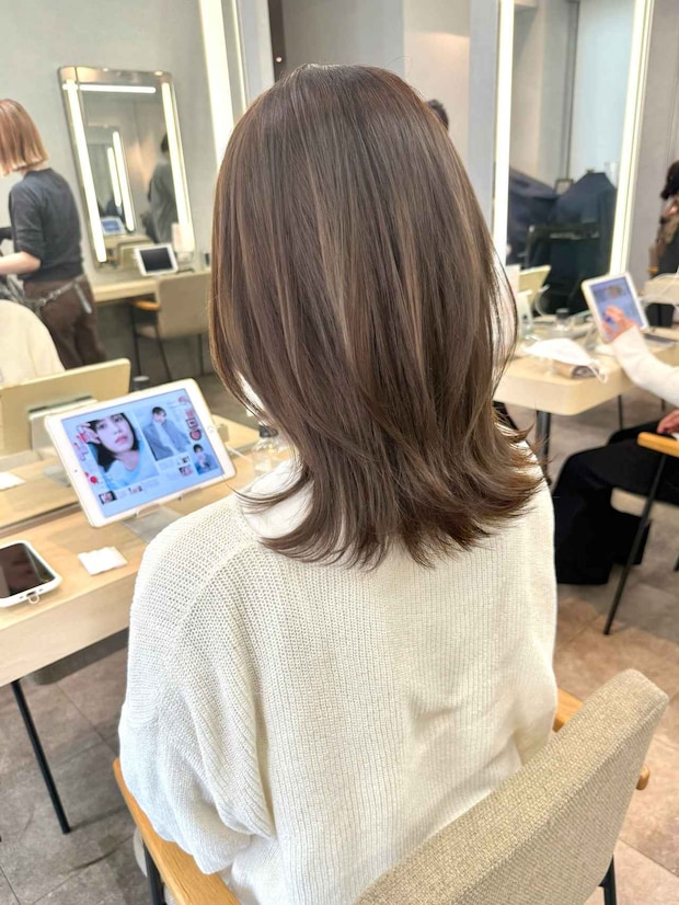 春に「上品さ」狙うなら?→【40・50代】大人の透明感◎「グレージュヘア」