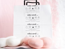 「なんか野暮ったい」→“この1枚”で解決！【niko and ...】春の主役に♡「カラーアイテム」