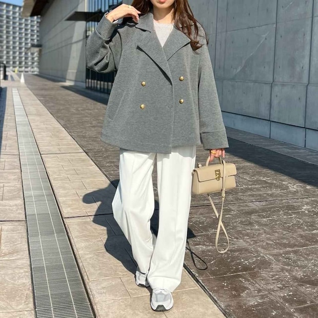 「白パンツ」合わせるの難しい?【ユニクロ】おしゃれさんはこう穿く!「大人っぽコーデ」