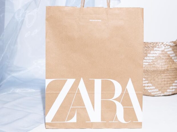 「サッと羽織れるのがない！」→【ZARA】1点投入でサマ見え♡「ニットジャケット」