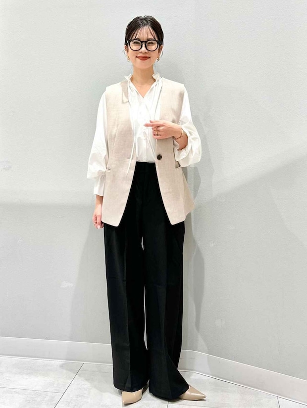 40・50代がオンオフ使える「ワイドパンツ」→【GU】に2,990円で売ってた!