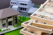 営業マン「窓は全て曇りガラスにしましょう」理由は隣人の要望！？ 納得できない【家づくりの闇】に激怒