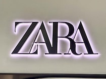 【ZARAのシルバー】がセンス良い！ 大人が1点投入したい「ファッション小物」