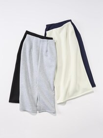 「楽ちんにオシャレしたい！」→【GU】へ！ パンツよりこっち♡「スウェットスカートコーデ」