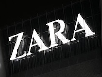 「それどこの？」って聞かれそう♡【ZARA】40・50代が持ちたい「黒バッグ」