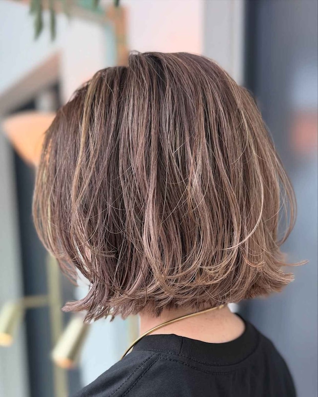 "普通ボブより楽にシャレる♡【40・50代】に激推し♡「白髪ぼかしハイライト × ボブ」