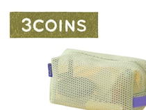 旅行や帰省に重宝する！【3COINS】たっぷり収納できる「便利ポーチ」