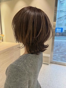 「毎回同じカット」なら →【40・50代】が速攻シャレる♡「ウルフボブ」