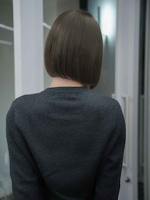 「毛先、傷みまくり」→ 思い切ってイメチェン！【40・50代】が似合う「大人のミニボブ」