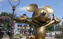 ディズニー客、アトラクション途中で“用を足し”騒然