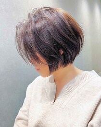 シャープな印象狙うなら？→ 【40・50代】にオススメ♡「前下がりショートボブ」