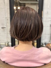 「また白髪染め」→ 終わりにしよー！【40・50代】自然体でオシャレ！「白髪活かしボブ」