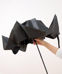 本格的な“梅雨入り”前に！【3COINS】不快なビショビショを軽減できる「便利アイテム」