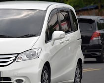 「初心者マークが恥ずかしい！」と思っていた“免許取りたてドライバー”が、初心者マークに救われたワケ