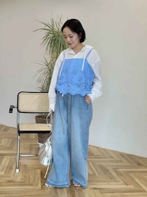 その着こなし、NGかも！？【低身長スタッフさん】に学ぶ「お手本ワイドデニムコーデ」