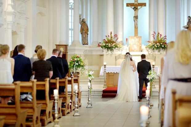 「なんて非常識なの！？」結婚式で“マナー講師気取り”の親戚 → 本人が最後に赤っ恥をかいたワケ