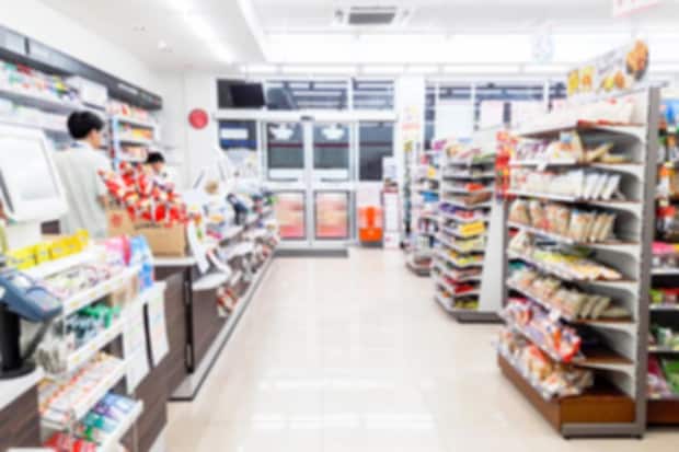 コンビニで「温めて！ 袋分けて、早く！」急かす女性客 →「だったら」後ろの男性の一言で店内はシーン