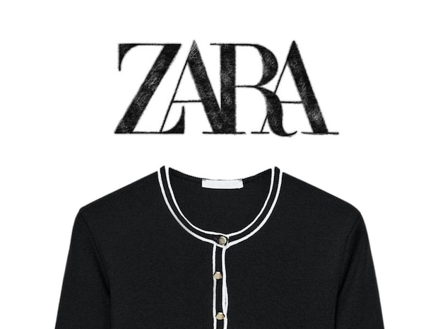 【ZARAの黒トップス】が5,000円以下なのに手抜き見えしない! 急なお出かけにも◎
