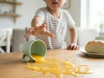 「何やってるの！」ジュースをこぼして怒られた息子。次の瞬間に取った行動に、母「成長を感じた」