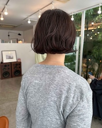 「湿気で髪型が台無し、、」→ コレいいかも！ 【40・50代】の楽ちんヘア♡「ゆるウェーブボブ」