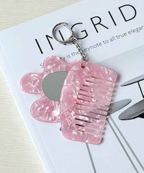 「手持ちのバッグ」につけたい！【3COINS】で見つけた♡「激かわチャーム」