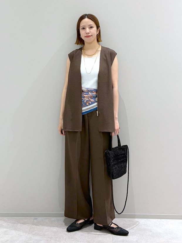 「去年と同じ服着てる、、」→【グローバルワーク店員さん】の“スカーフアレンジ”が参考になる♡