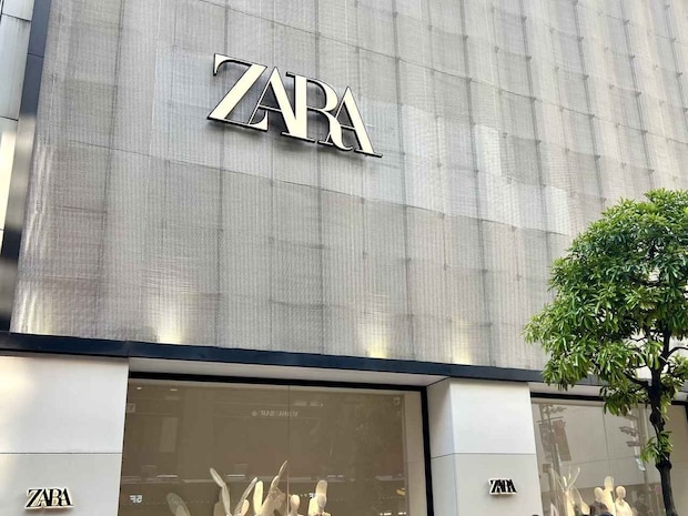 夏こそ「この色」で大人っぽく♡【ZARA】1枚あると助かる「黒ワンピ」