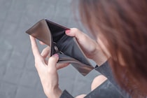 「今月だけ貸して」夫に内緒で無心してくる姉。30代妹が『あまりに厳しい現実』を突きつけた結果