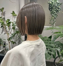「髪が広がって憂鬱、、」→【40・50代】すっきりオシャレな「ミニボブ」で乗り切ろ！