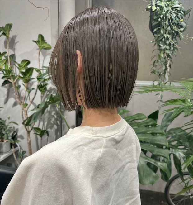 「髪が広がって憂鬱、、」→【40・50代】すっきりオシャレな「ミニボブ」で乗り切ろ!