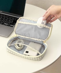 【3COINSのポーチ】がとにかく優秀！「リュックに取り付けられる」「旅行や出張にも◎」