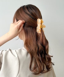 ヘアアクセなら挑戦できるかも♡【3COINS】40・50代のまとめ髪に◎「カラフルバンス」