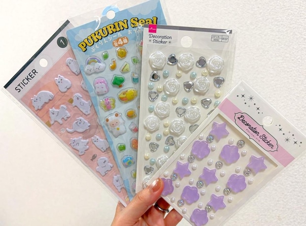 話題の『ぷっくりシール』を“100円”で!【ダイソー・セリア】の立体シールがお値段以上の高見え!