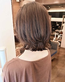 「普通のボブ」飽きてきた、、→【40・50代】が挑戦したい「ウルフボブ」って？