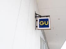 大人の即戦力になりそうな「高見えブラウス」→【GU値下げ】で1,490円になってたーーーッ！