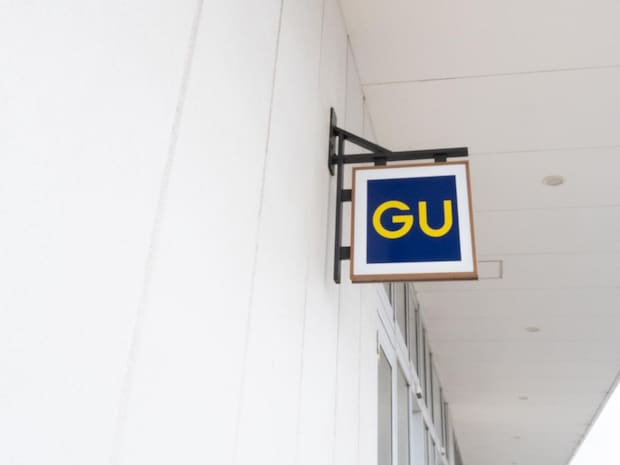 大人の即戦力になりそうな「高見えブラウス」→【GU値下げ】で1,490円になってたーーーッ!