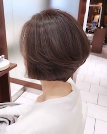 「白髪放置中」な【40・50代】に推したい！ おしゃれヘアに大変身♡「白髪ぼかしボブ」