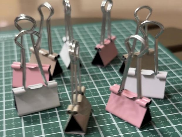 書類挟むだけじゃモッタイナイ！ 整理収納アドバイザー激推し「ダブルクリップ」の【じゃない使い方】
