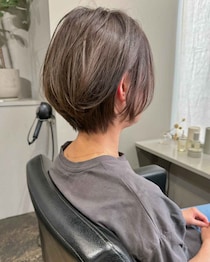 「暑くなってきた、、」→【40・50代】が似合う短さってコレ！「大人可愛いショートボブ」