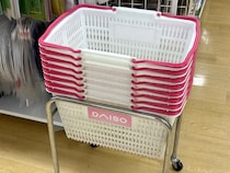 『風呂敷』1枚防災バッグに入れて！【ダイソー】もしもの時に役立つ「3つの活用法」