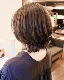 プツっと切るより“こっち”が正解かも♡【40・50代】が似合う「大人のウルフヘア」