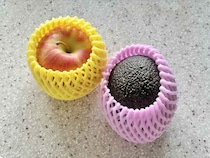 果物についてる“コレ”捨てないで！ キッチンで役立つ【目からウロコな活用法】「破れにくくていい」