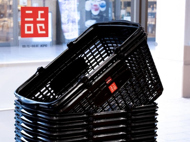 【ユニクロ値下げ】『500円トップス』を実際に購入して着てみた！ 大人も「これなら挑戦しやすい」
