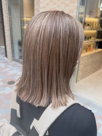 白髪染め面倒になってきた【40・50代】へ！→ オシャレに解決♡「白髪ぼかしヘア」