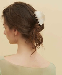 サッと挟むだけ → 即おしゃれヘアに！【3COINS】40・50代が狙いたい「新作バンス」