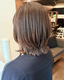 40・50代に似合う「オシャ見えヘア」って？→【控えめウルフ】がドンピシャかもーー！