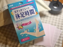 【休足時間】貼るのは足ではない！？ 韓国SNSで「ぐっすり眠れる」と話題の裏ワザ、試すと──