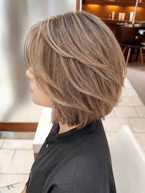 白髪も隠せて一石二鳥♡【40・50代】が押さえておきたい！ 夏に映える「軽やかヘアカラー」