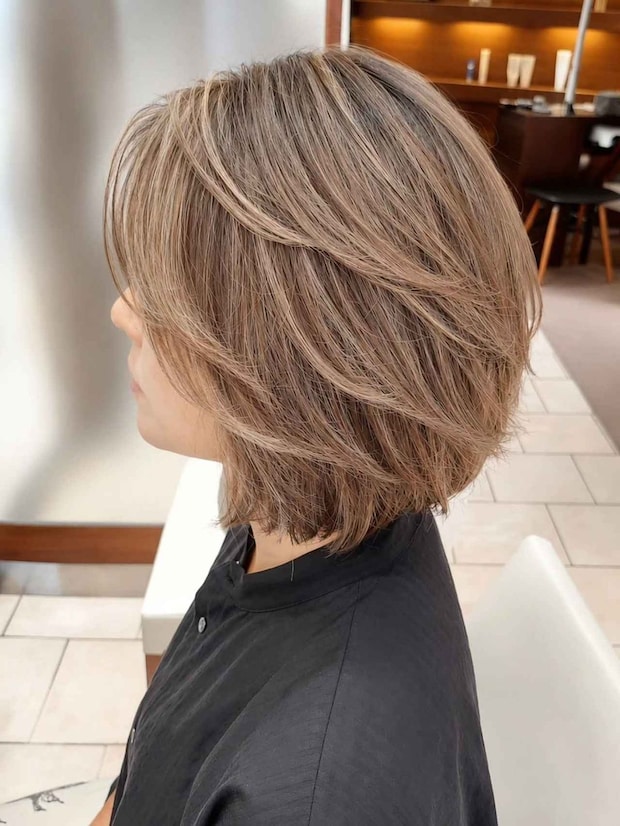 白髪も隠せて一石二鳥♡【40・50代】が押さえておきたい！ 夏に映える「軽やかヘアカラー」